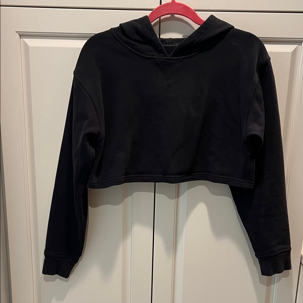 Lululemon black Cropped Hoodie sweatshirt size 8 excellent crop top